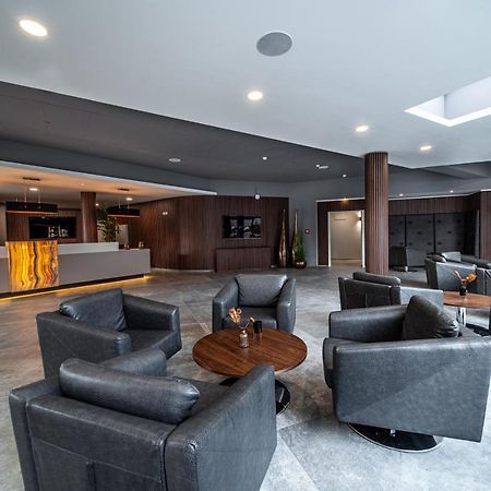 Ee Hotel Касел Екстериор снимка