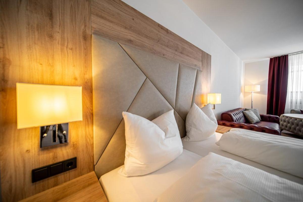 Ee Hotel Касел Екстериор снимка