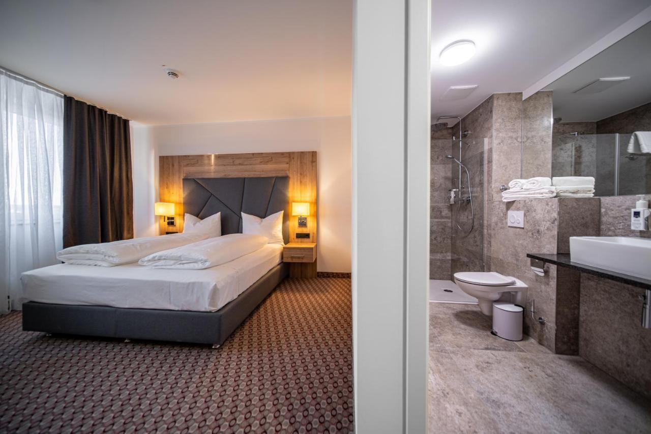 Ee Hotel Касел Екстериор снимка