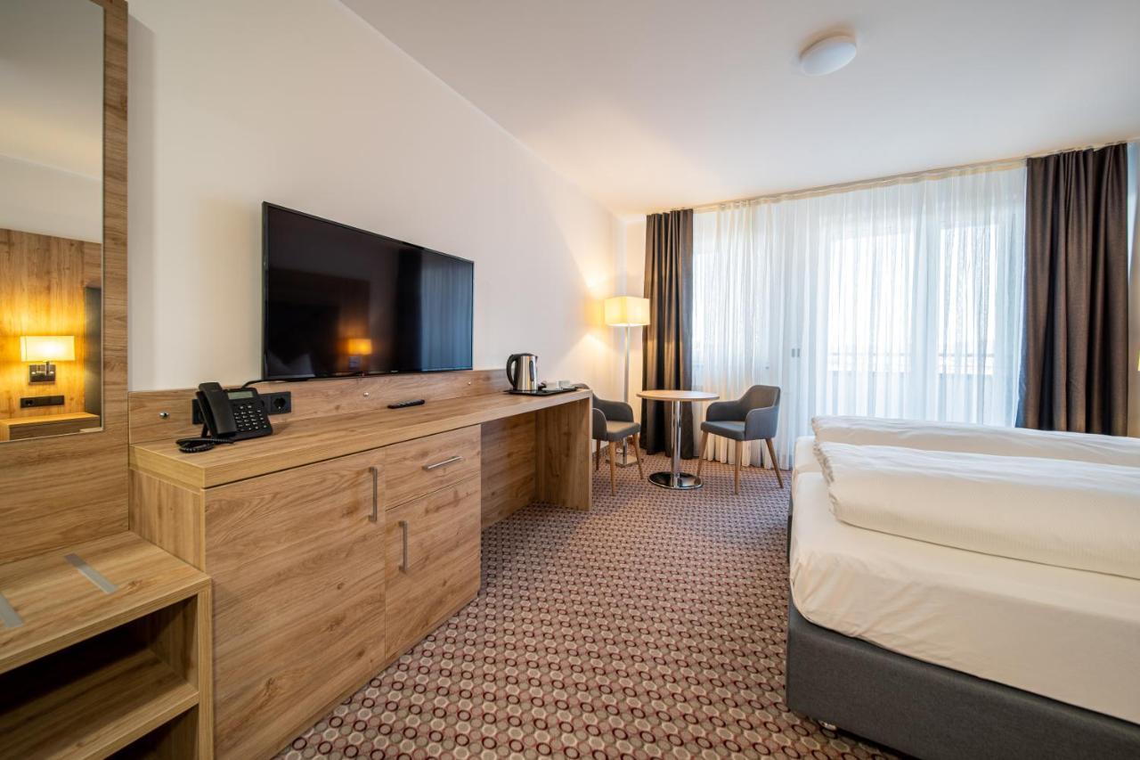 Ee Hotel Касел Екстериор снимка