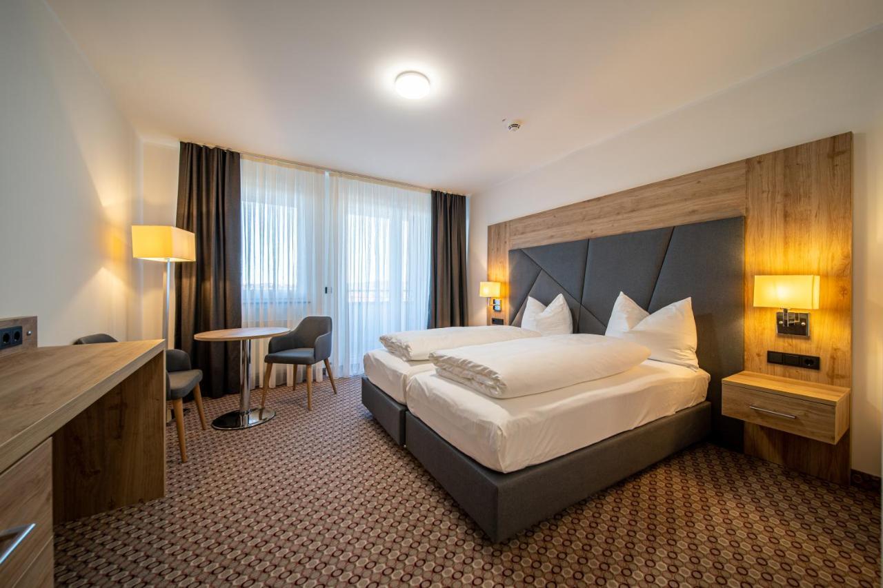 Ee Hotel Касел Екстериор снимка