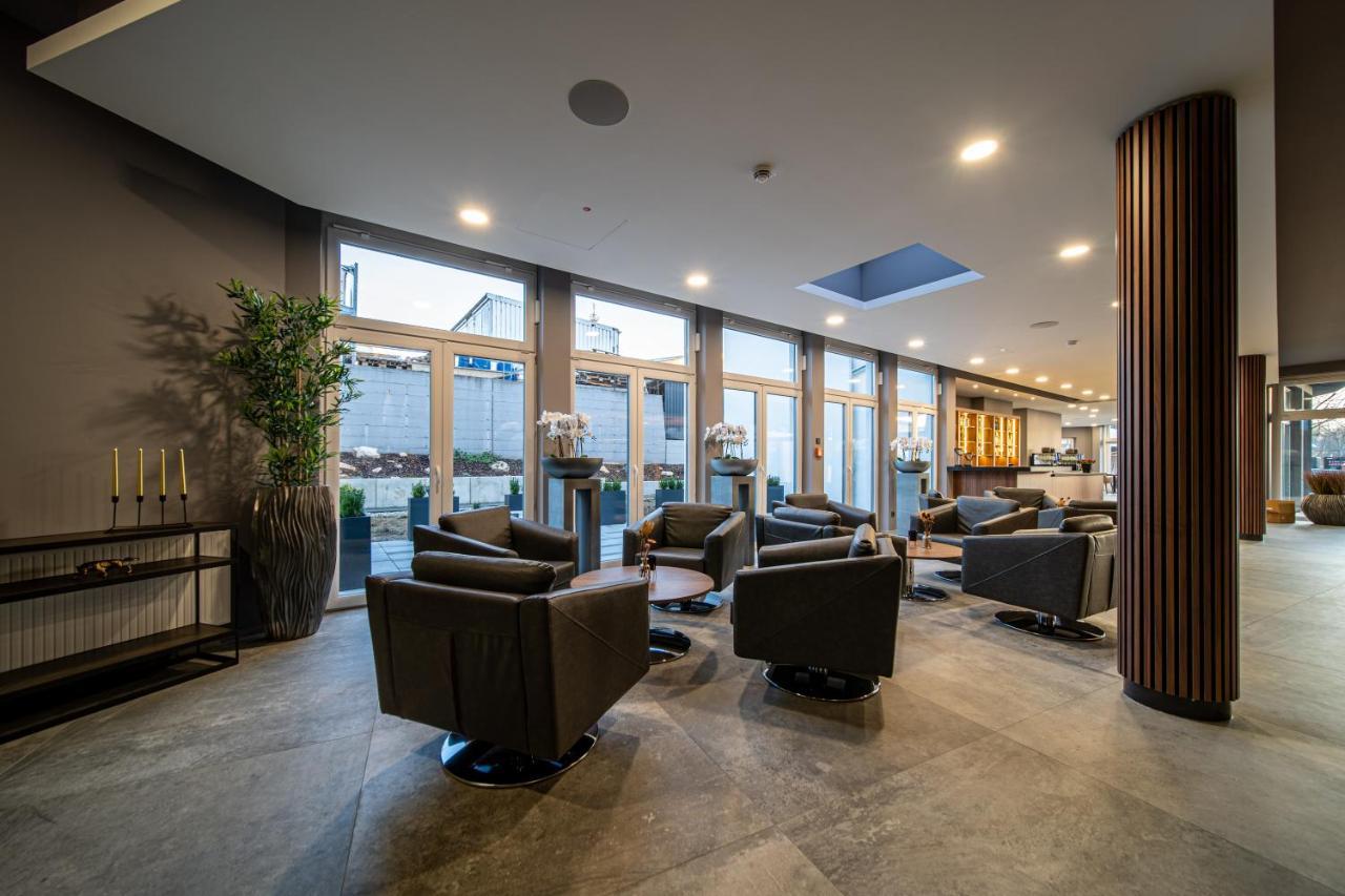 Ee Hotel Касел Екстериор снимка