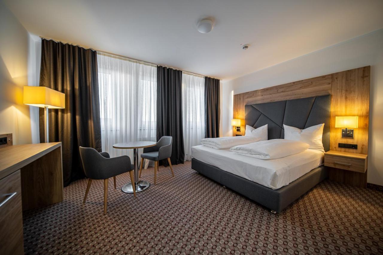 Ee Hotel Касел Екстериор снимка